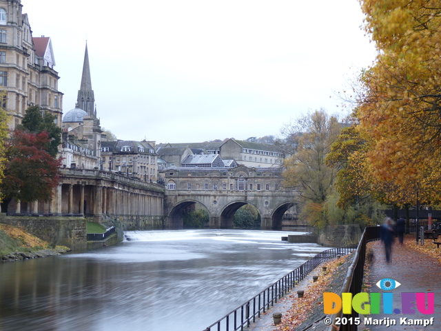 FZ024130 Pulteney bridge, Bath